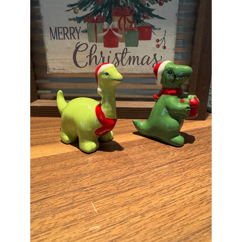 Christmas dinosaur salt and pepper shakers Cracker Barrel